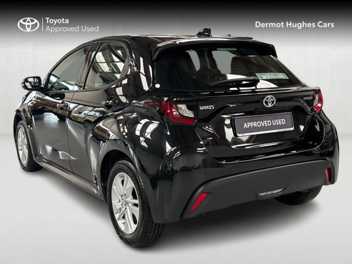 Toyota Yaris hybrid luna Auto - Image 2