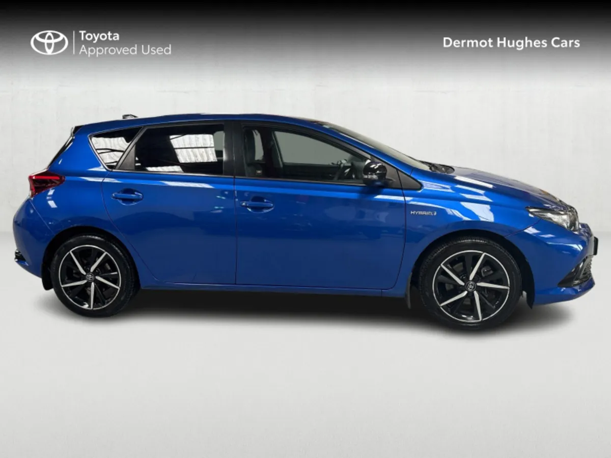 Toyota Auris HYBRID LUNA SPORT - Image 3
