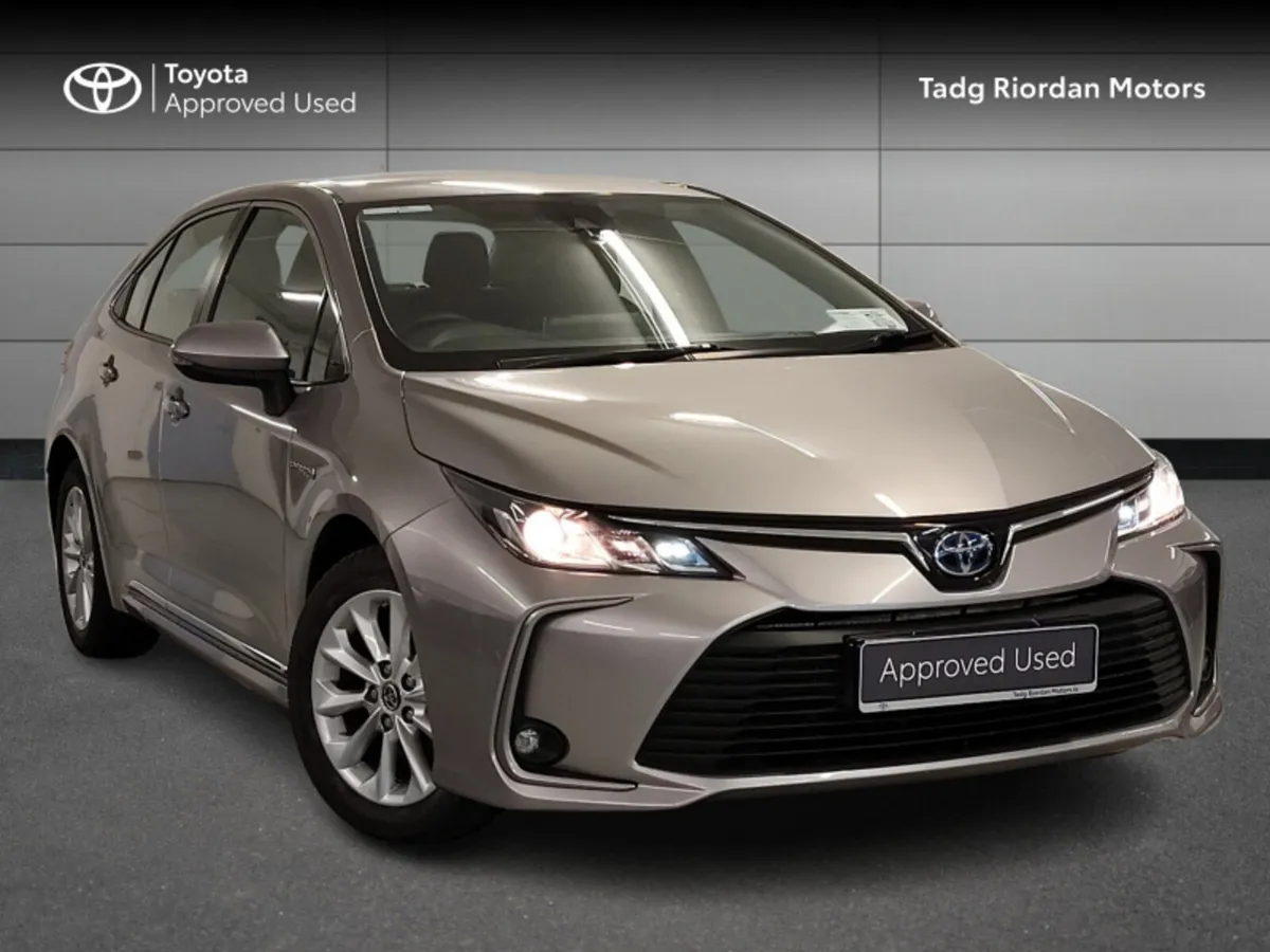 Toyota Corolla HYBRID LUNA SAL - Image 1