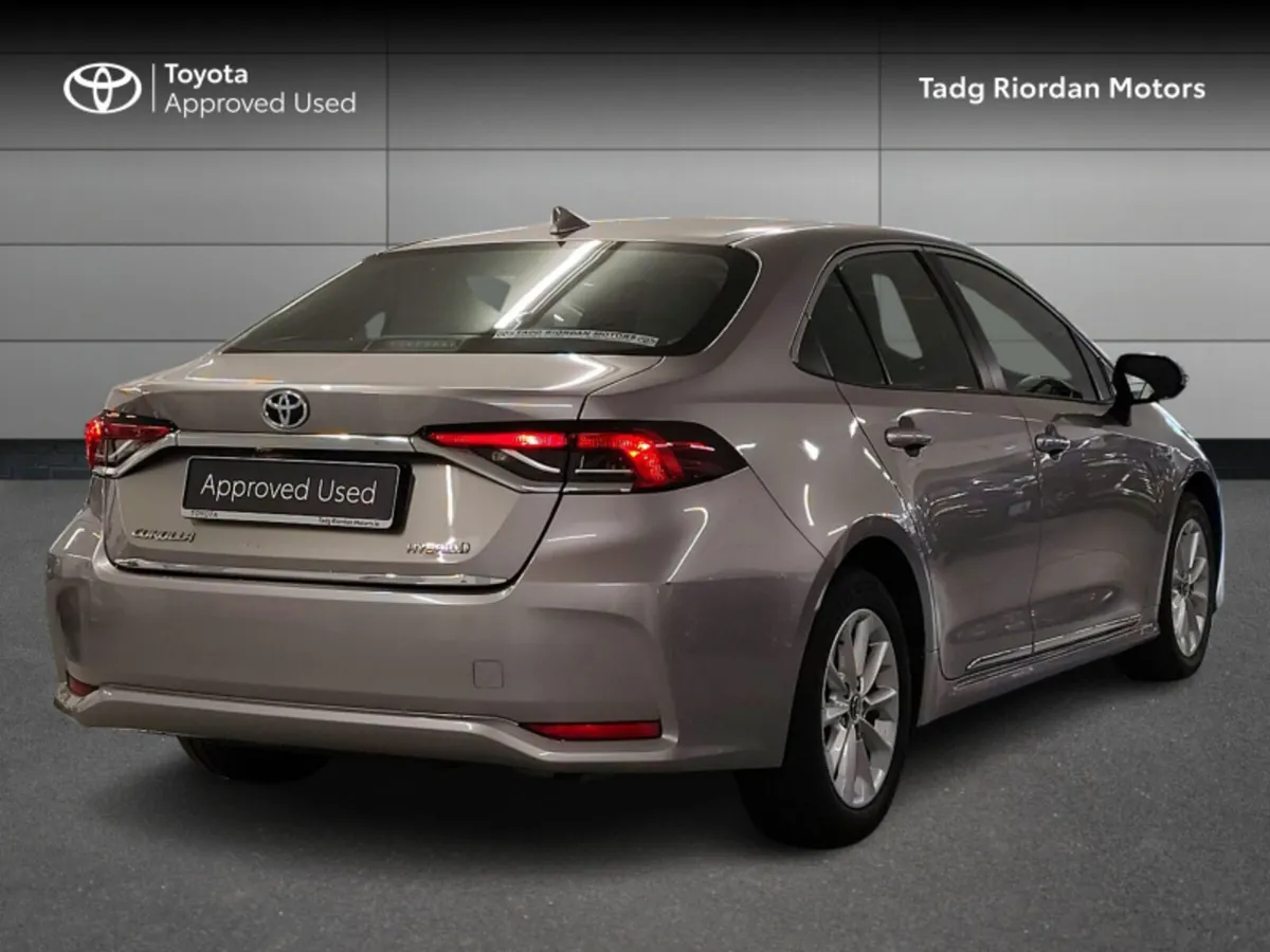 Toyota Corolla HYBRID LUNA SAL - Image 2