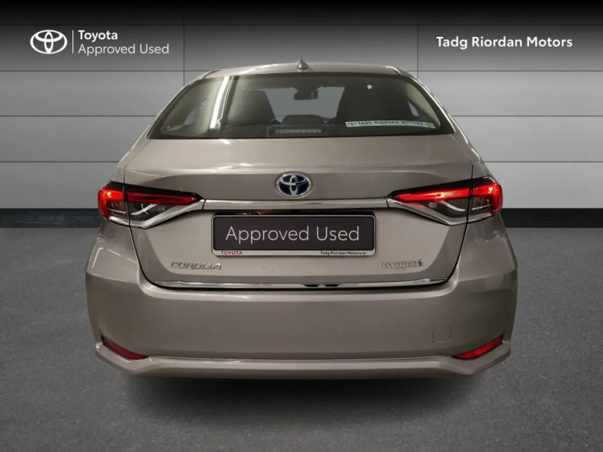 Toyota Corolla HYBRID LUNA SAL - Image 4