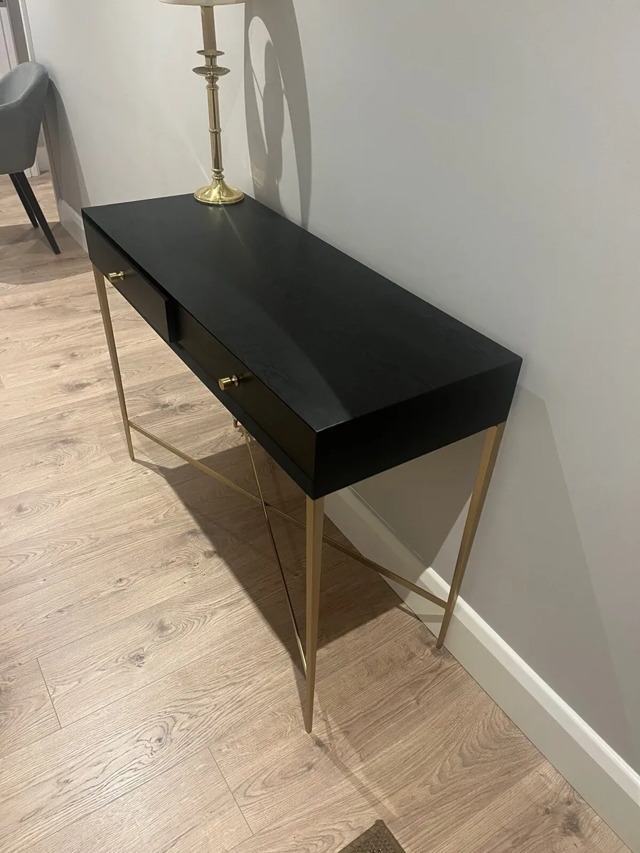 Ventura Console table 2 drawers in excellent condi - Image 1