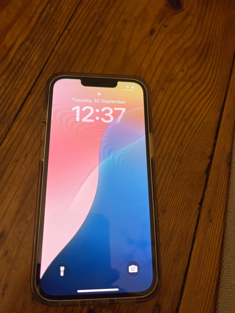 iPhone 14 - Image 3