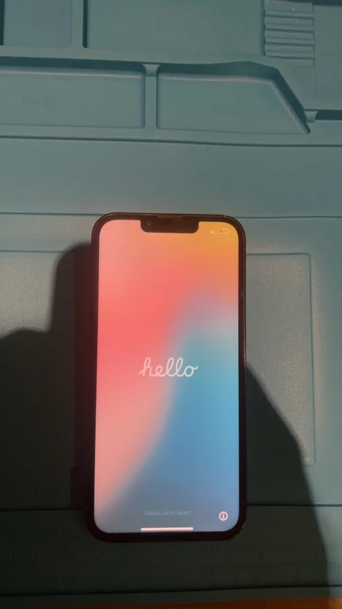 iPhone 14 - Image 1