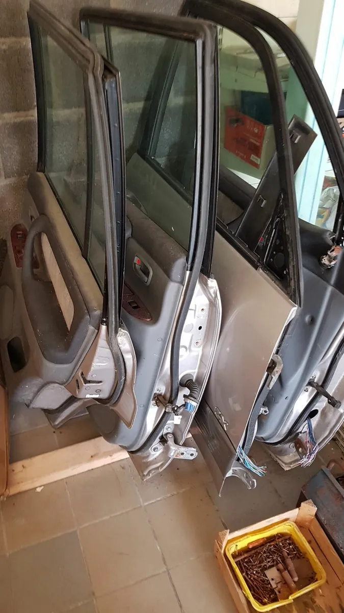 Toyota Landcruiser Amazon gearbox and doors. - Image 3