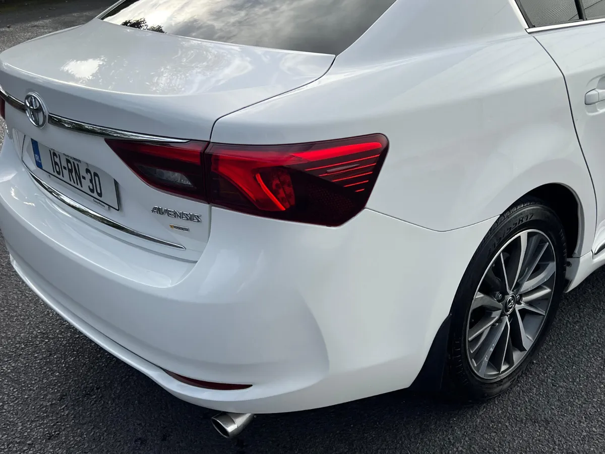 Toyota Avensis 2016 diesel 2.0 Leather - Image 3