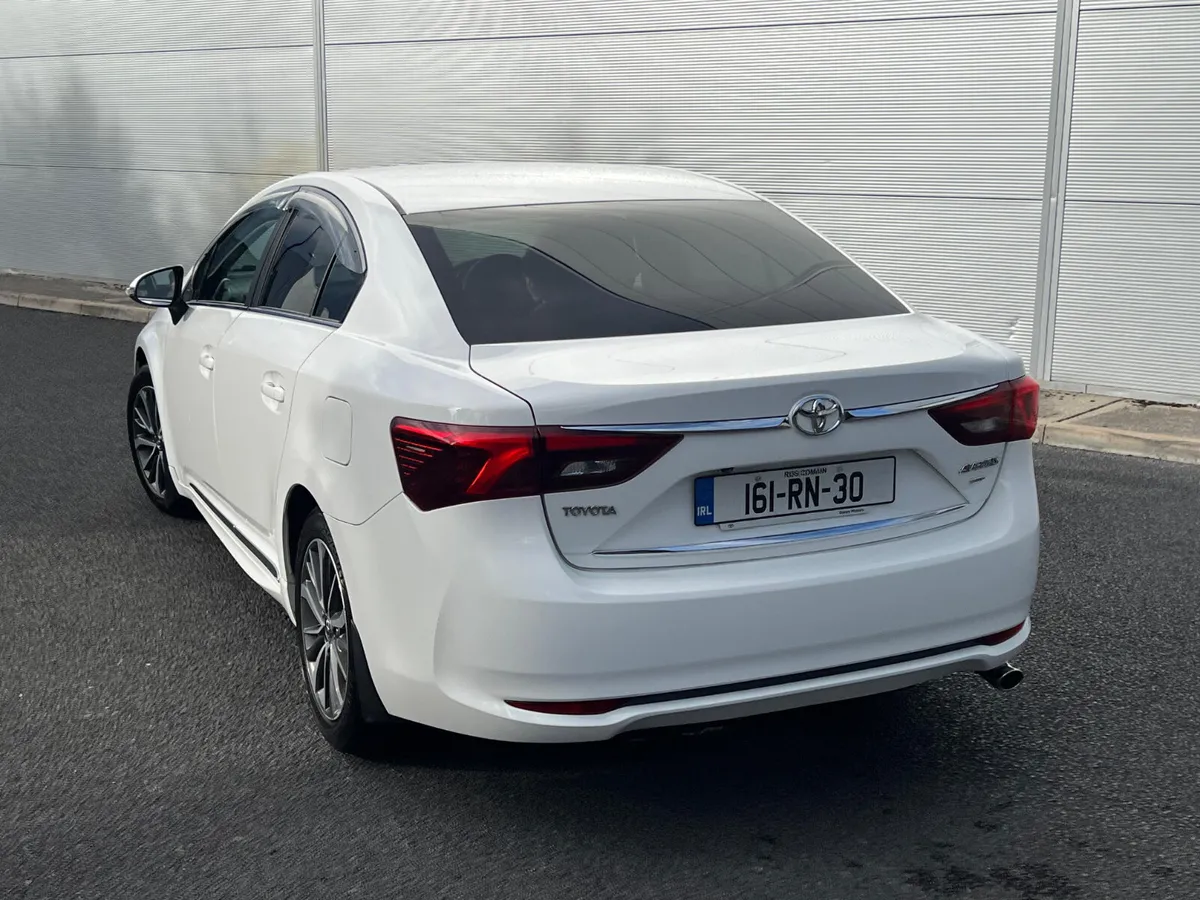 Toyota Avensis 2016 diesel 2.0 Leather - Image 2