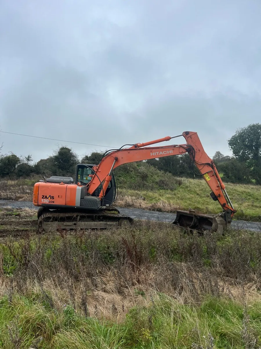 Hitachi 130 - Image 4