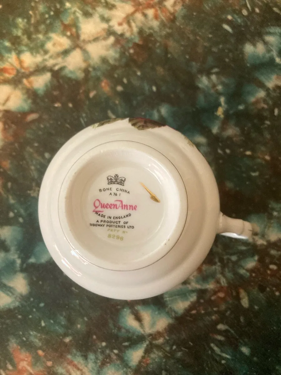 Queen Anne fine bone china vintage teaset - Image 3