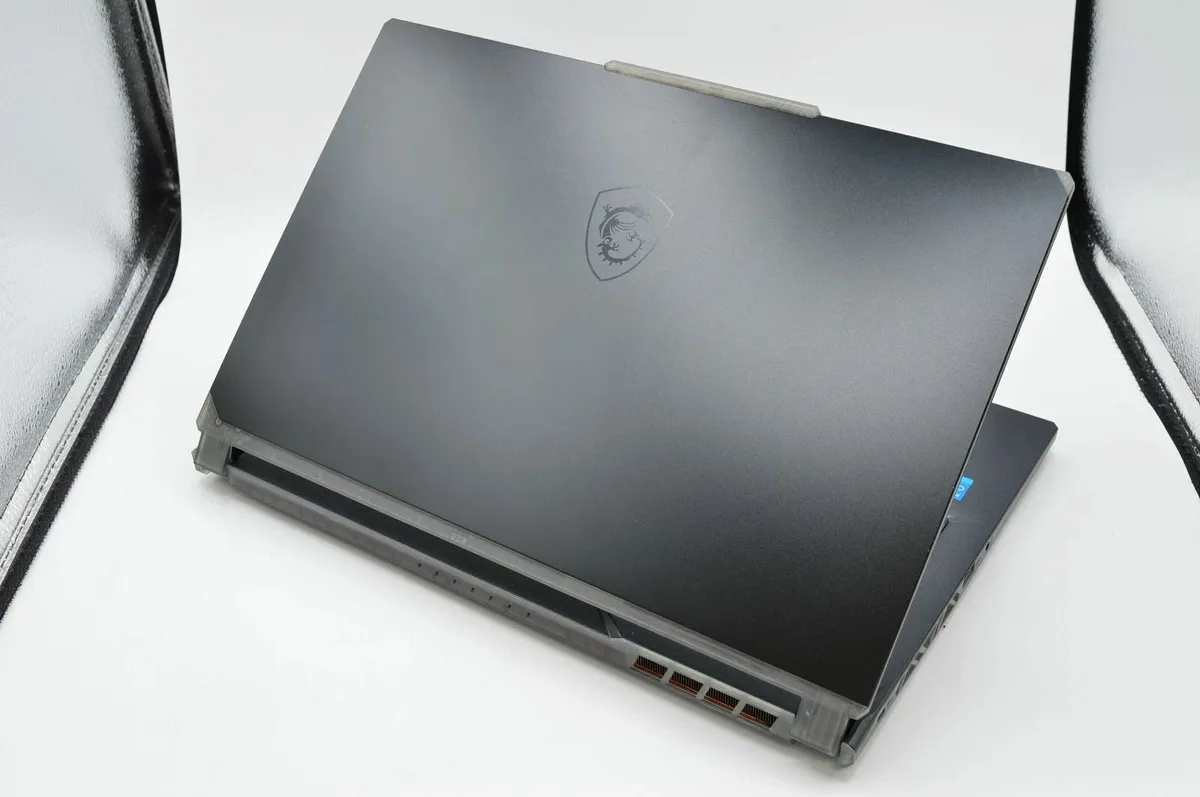 Gaming Laptop MSI Cyborg 15 A12U 144Hz RTX 3050 i5 - Image 3