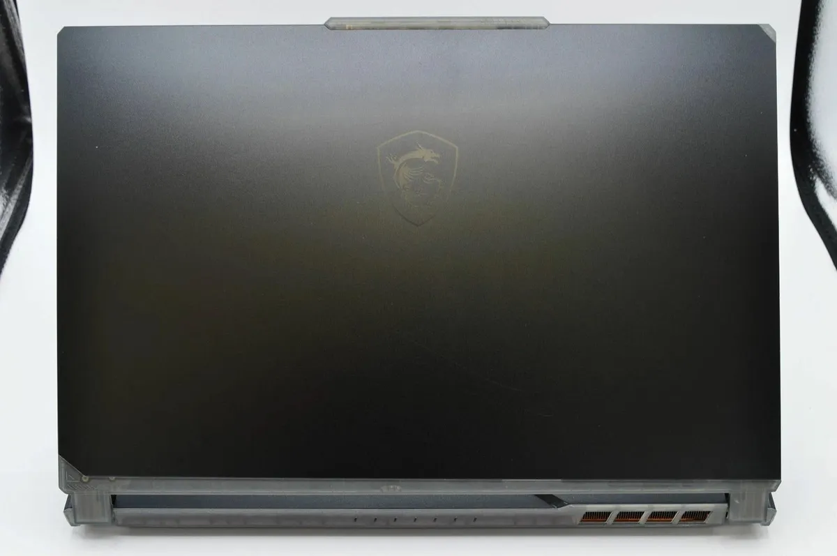 Gaming Laptop MSI Cyborg 15 A12U 144Hz RTX 3050 i5 - Image 4