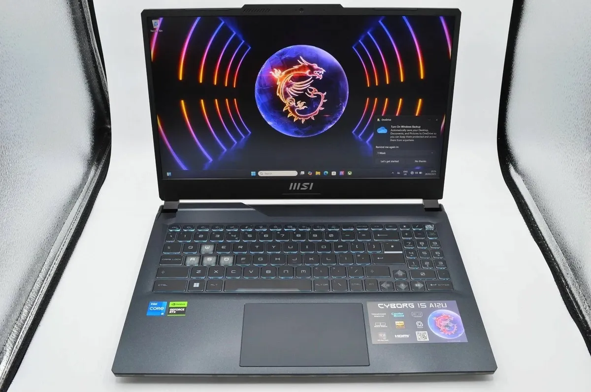 Gaming Laptop MSI Cyborg 15 A12U 144Hz RTX 3050 i5 - Image 1