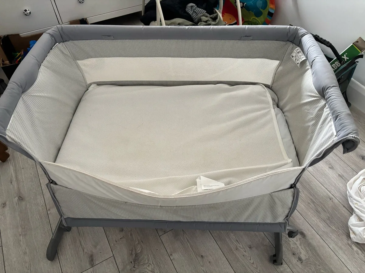 Next to me cot - Image 2