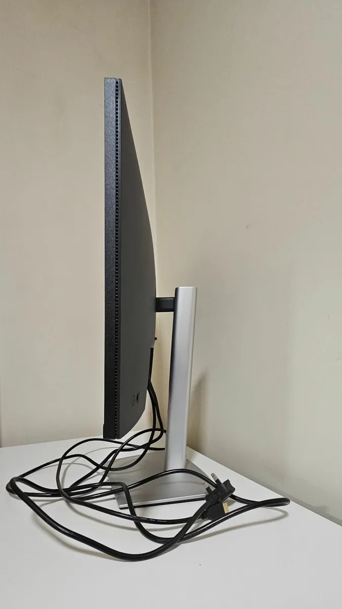 Dell 27 inch monitor - Image 4