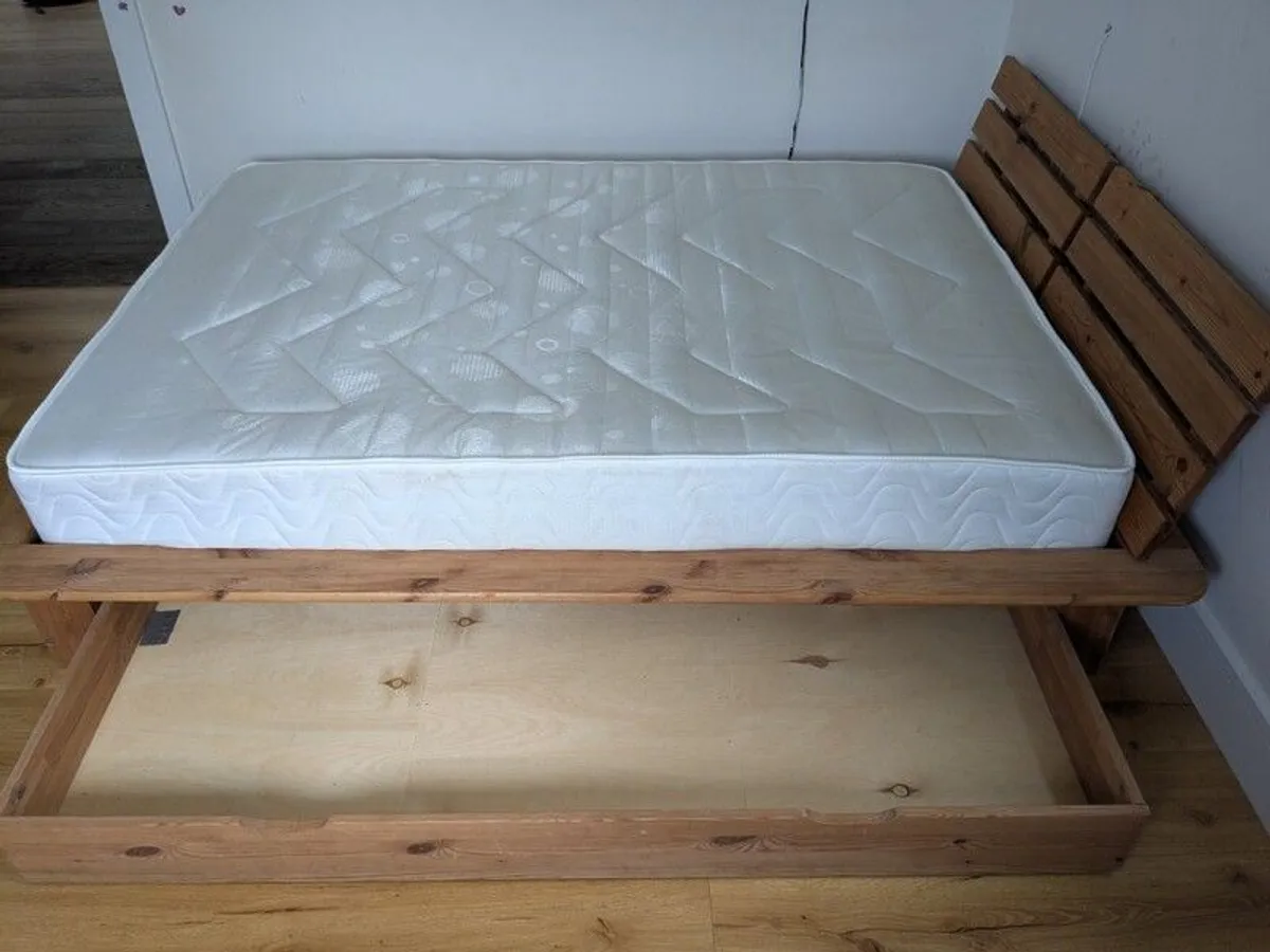 Wooden bed frame with almost new mattress - Image 3