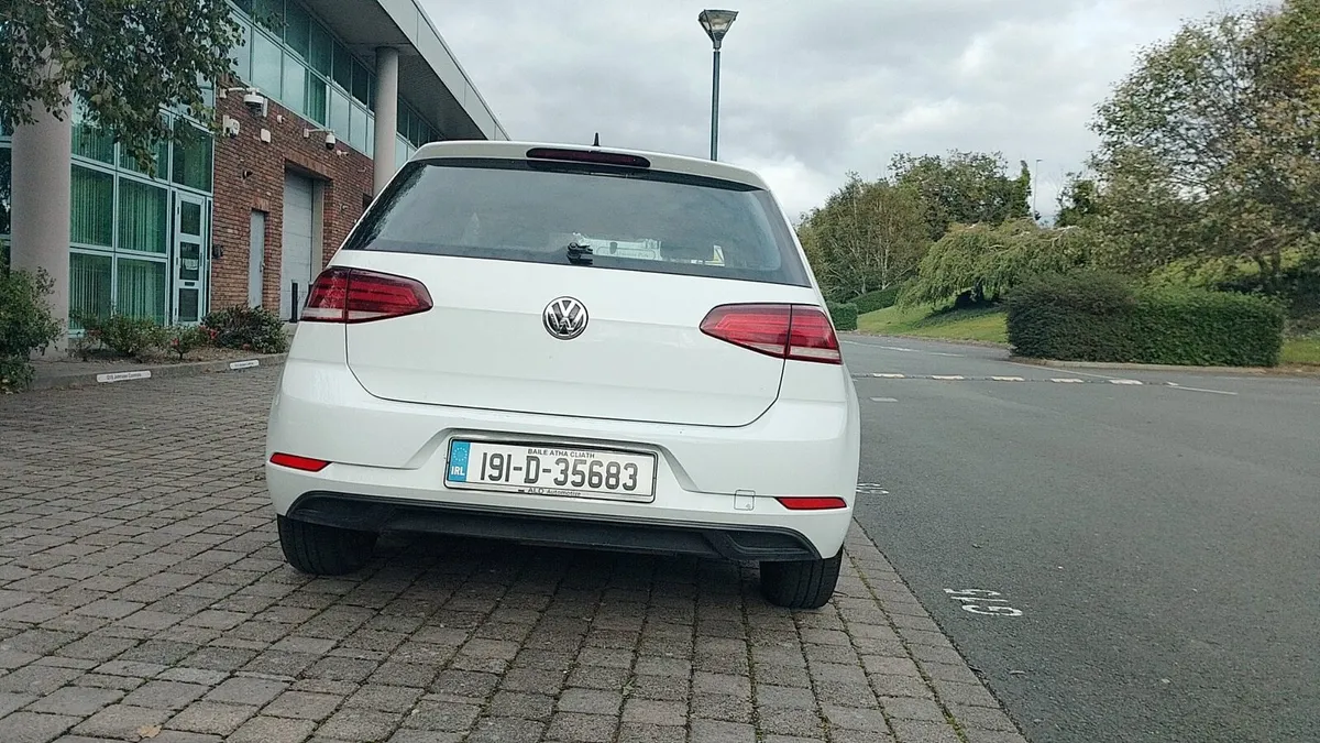 2019 golf van - Image 2