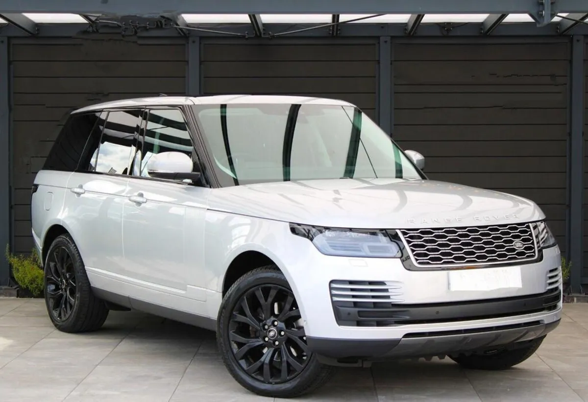 212 Land Rover Range Rover CrewCab 5 Seats - Image 1