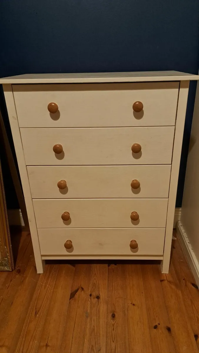 Wardrobe & Chest of Drawers - Image 3