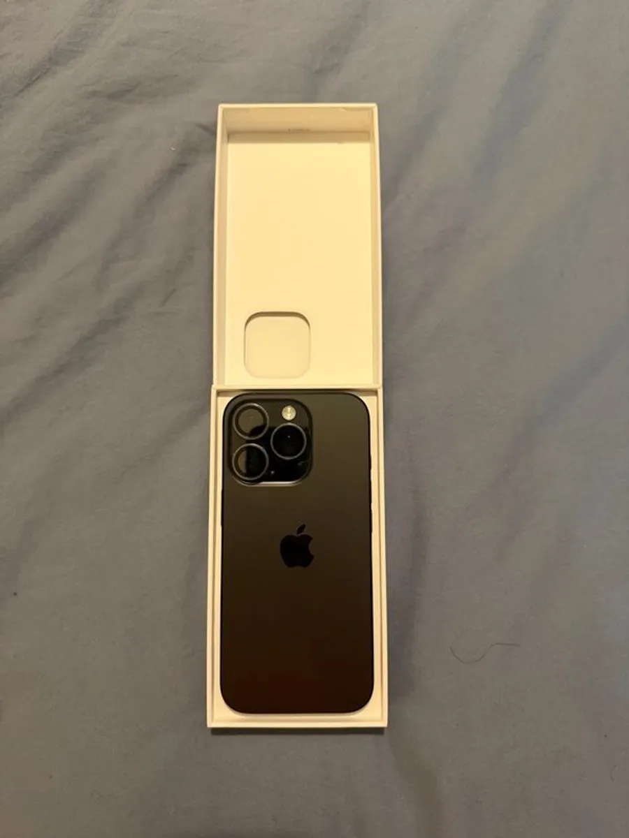 iPhone 16 pro 256gb - Image 3
