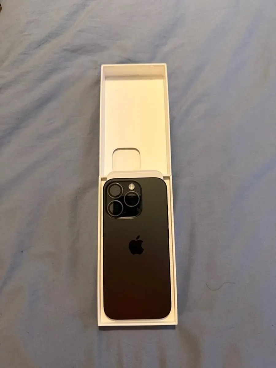 iPhone 16 pro 256gb - Image 4