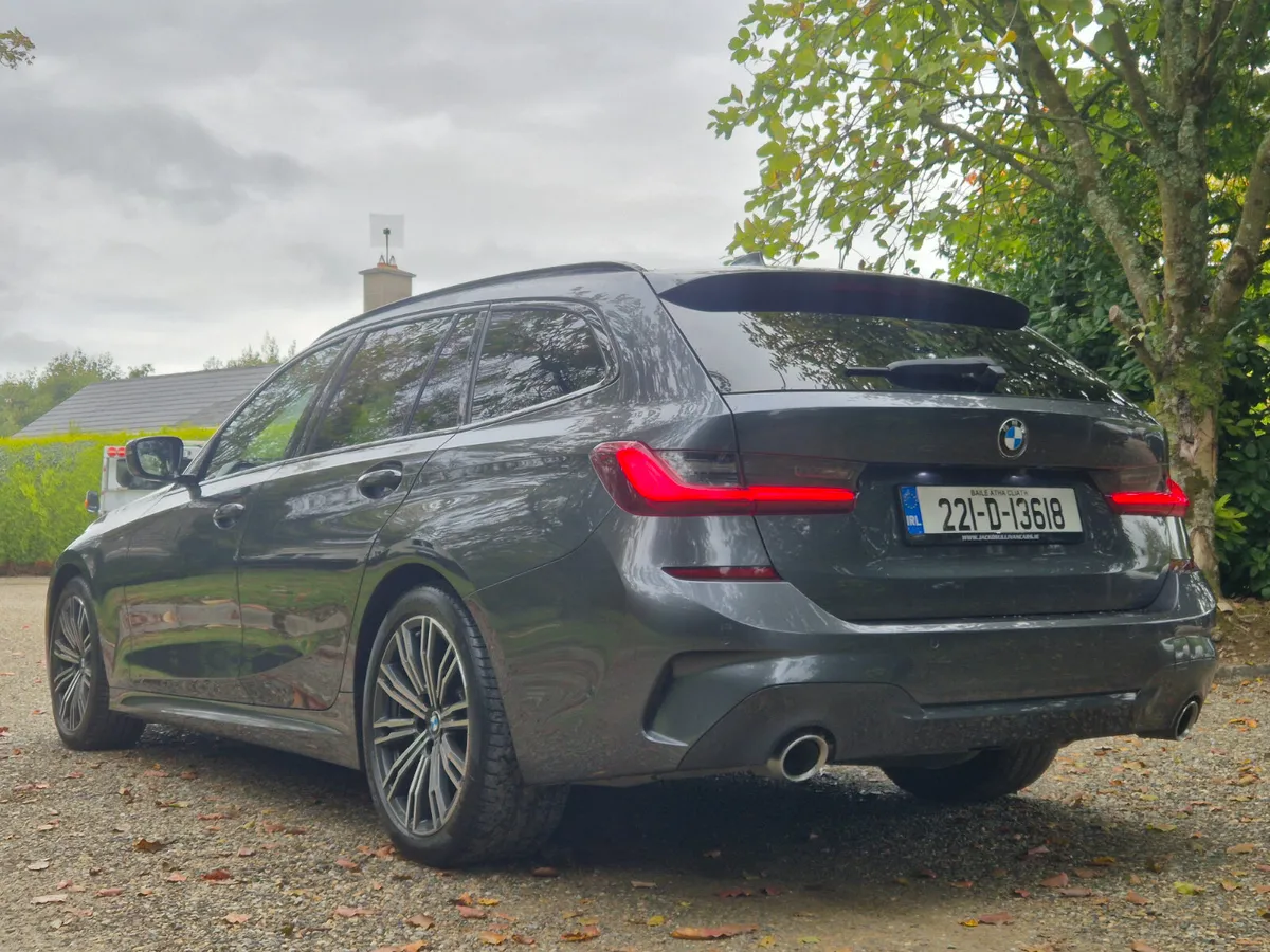 221'BMW 320D M-SPORT Touring - Image 3