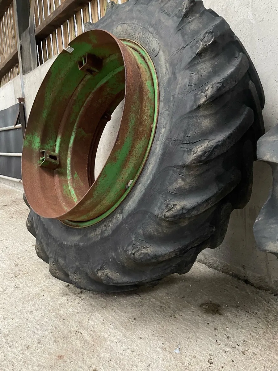 Dual Wheels 16.9 R 38 - Image 1