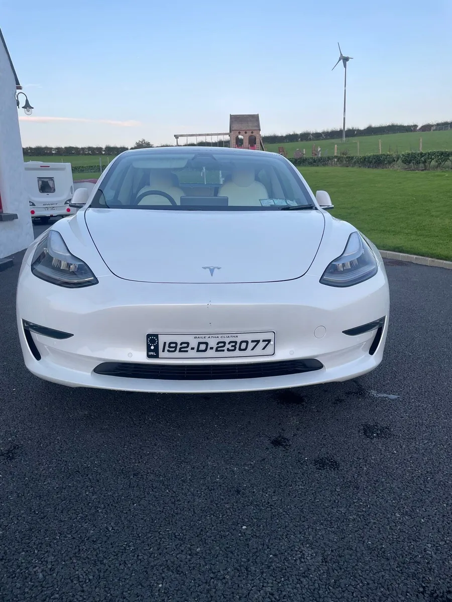 Tesla model 3. Low KM’s - Image 4