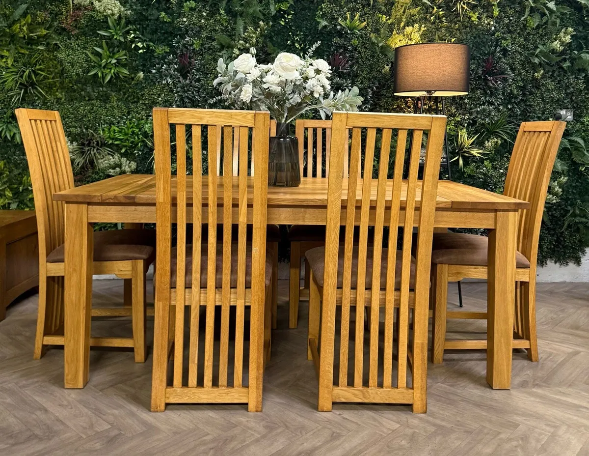 Oak kitchen table & 6 chairs - Image 2