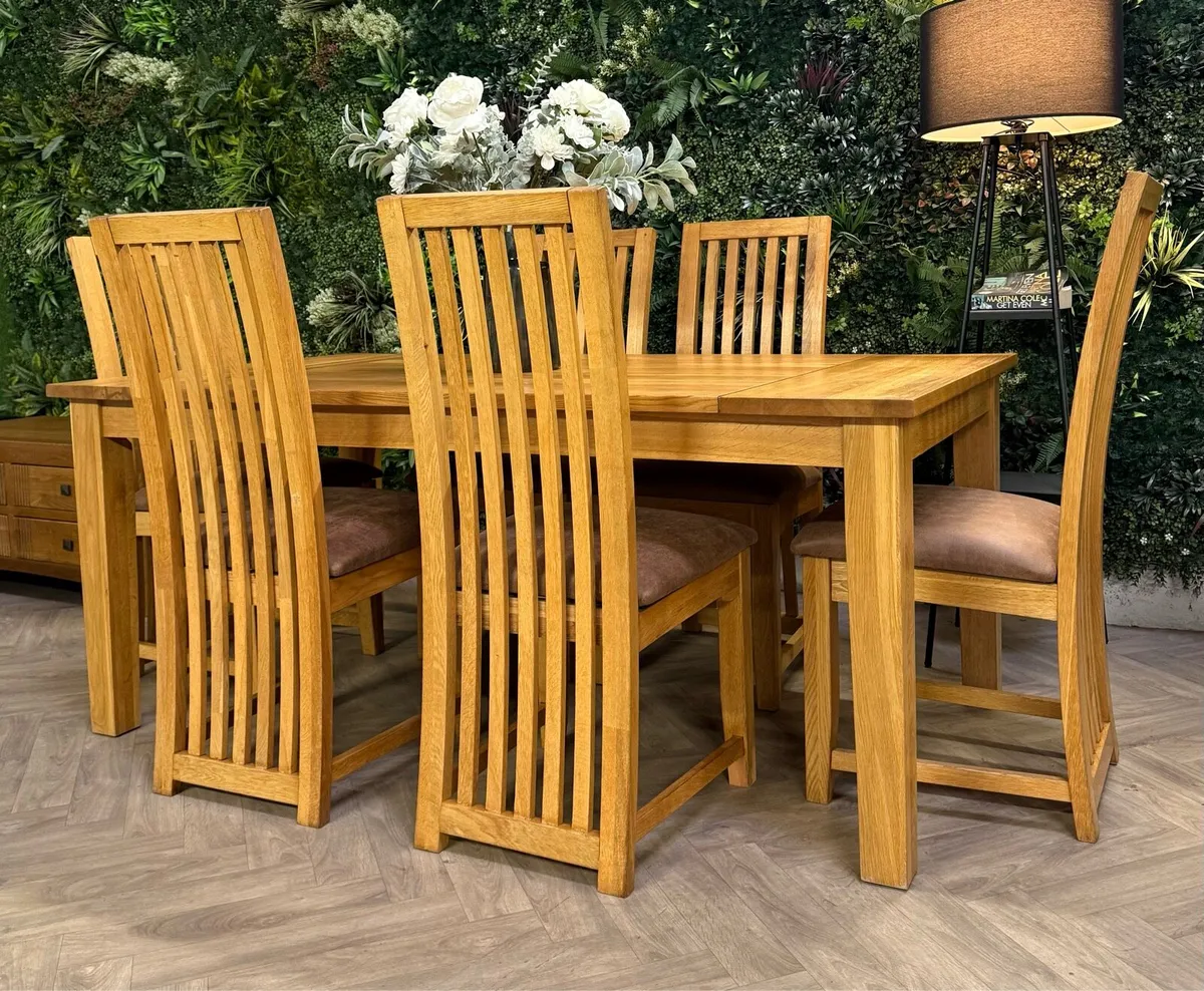 Oak kitchen table & 6 chairs - Image 3