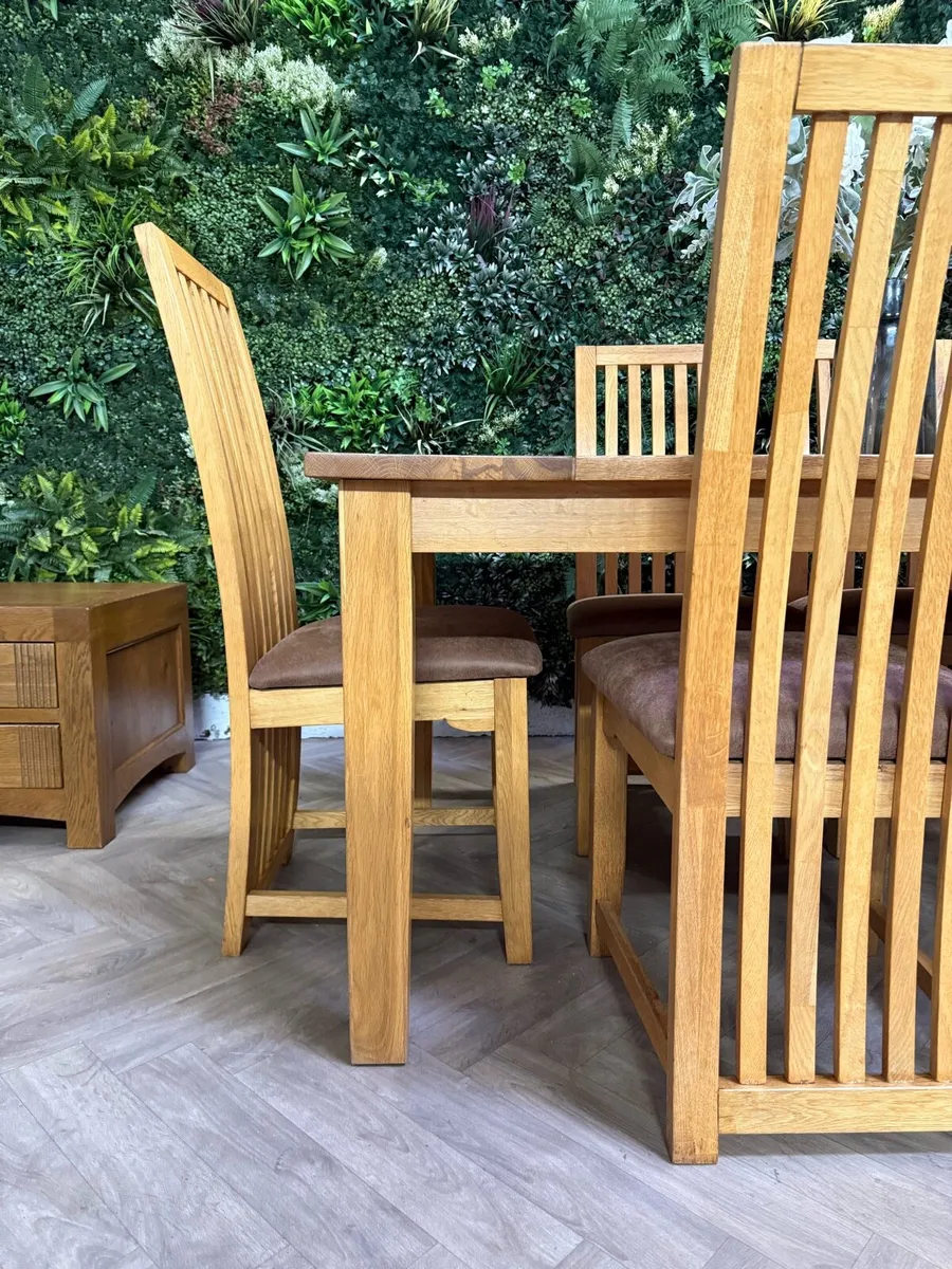 Oak kitchen table & 6 chairs - Image 4