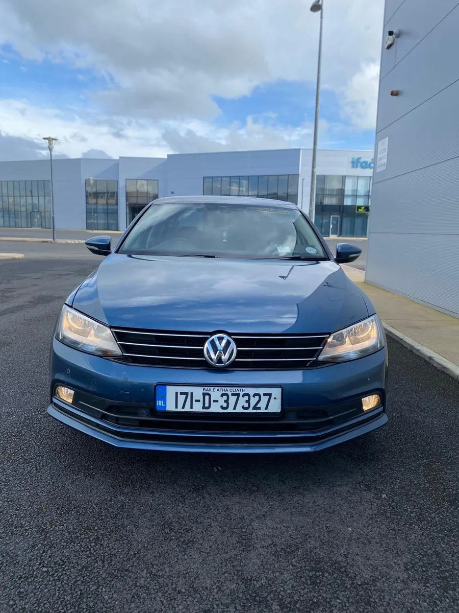 Volkswagen Jetta 2017 2.0  diesel - Image 2