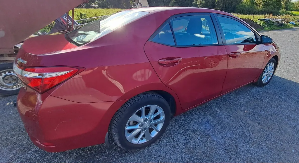 Toyota Corolla 2016 - Image 2