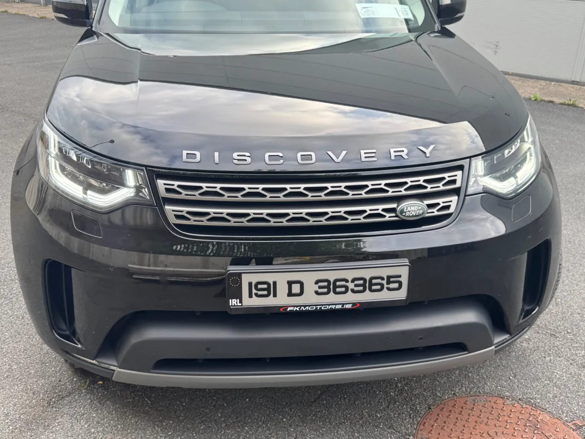 Land Rover Discovery 2019 7 seater leather - Image 3