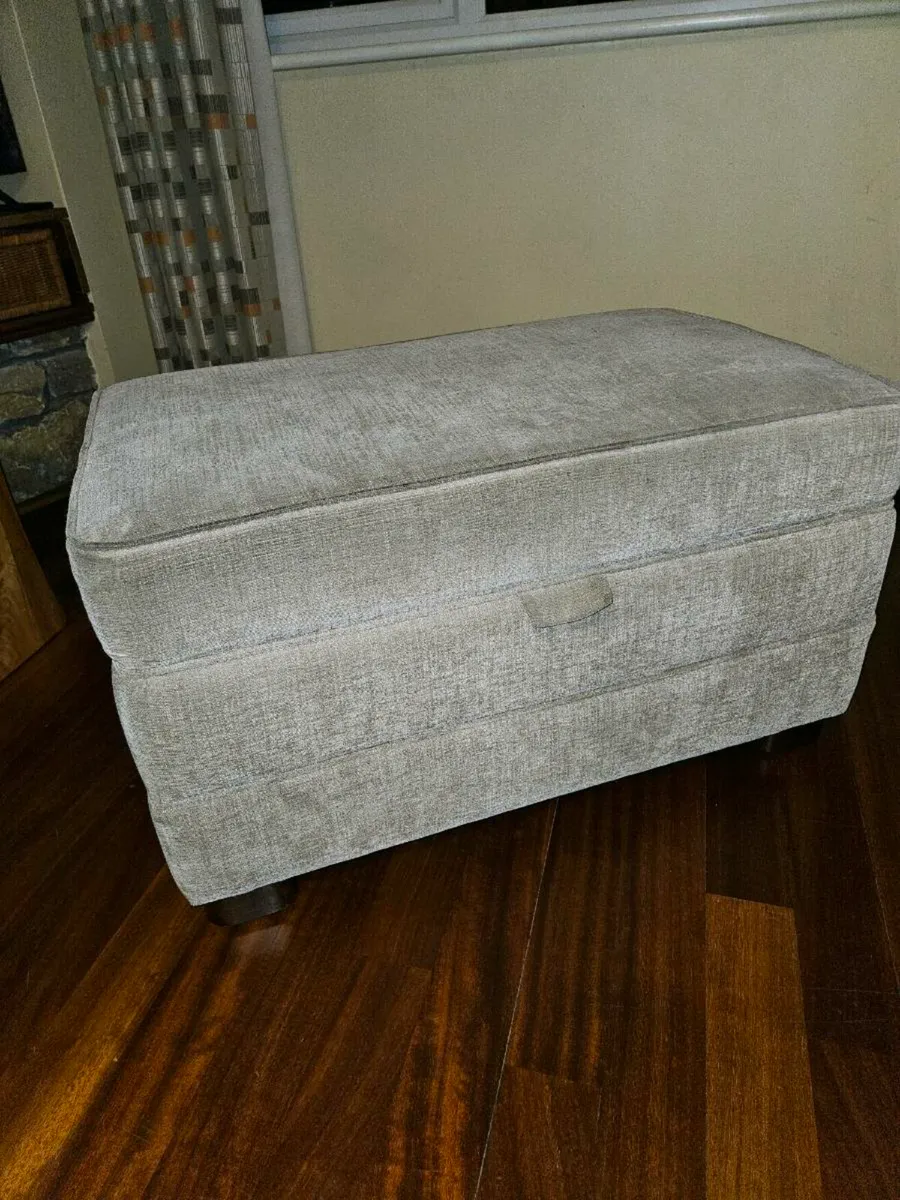 3 Seater Sofa, Armchair, Ottoman w/storage - Image 4