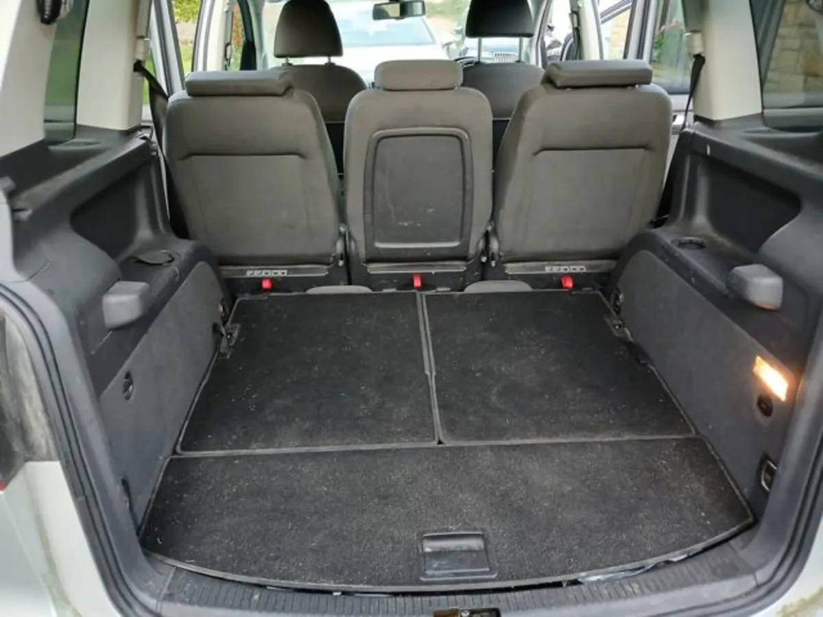 Volkswagen Touran 2012 - Image 3