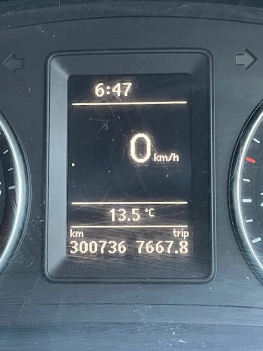 Volkswagen Touran 2012 - Image 4