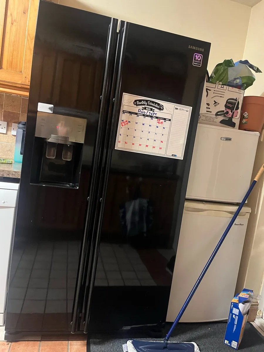 SAMSUNG American Fridge Freezer - Image 2