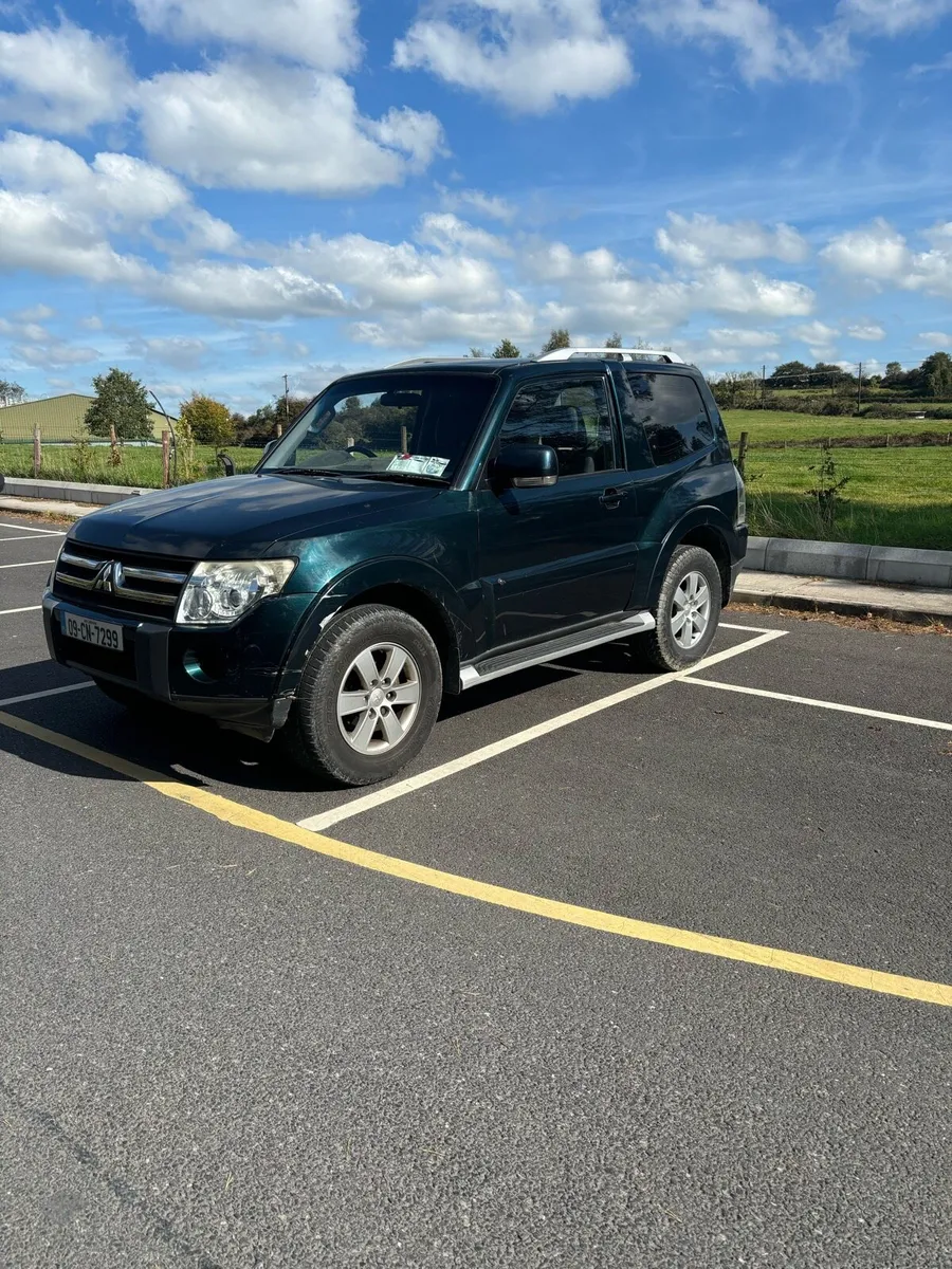 2009 MITSUBISHI SHOGUN - Image 1