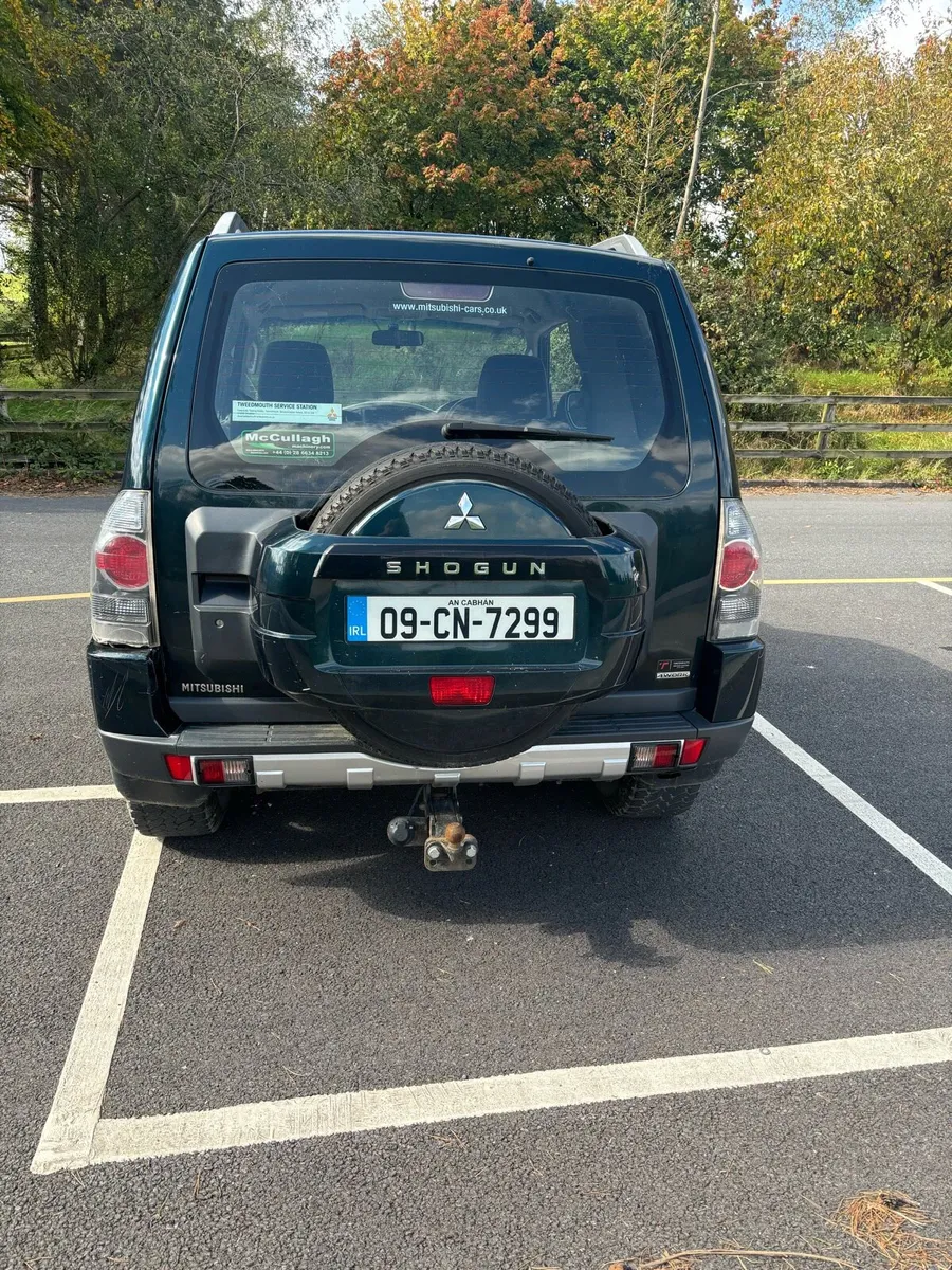 2009 MITSUBISHI SHOGUN - Image 4