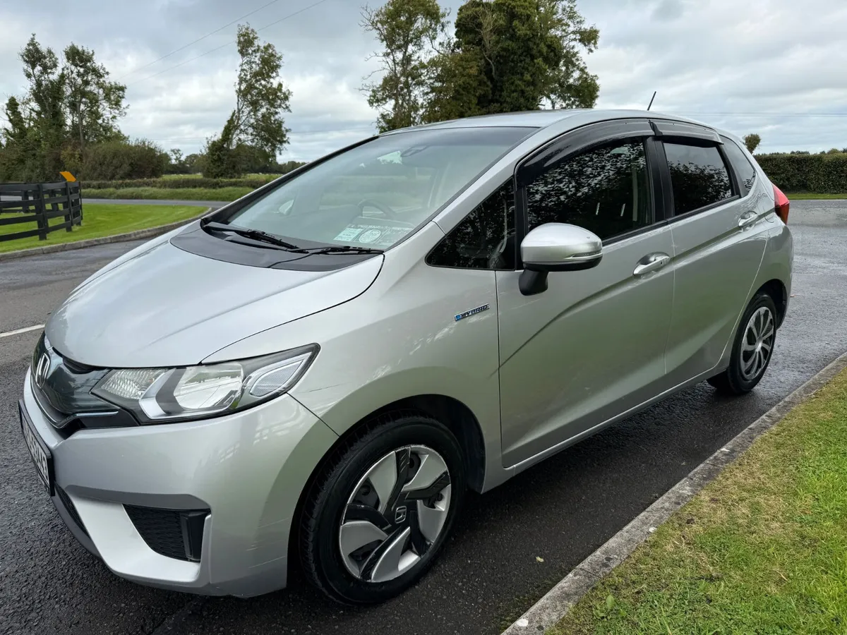 1.5 HYBRID PETROL *NCT & TAX* - Image 3