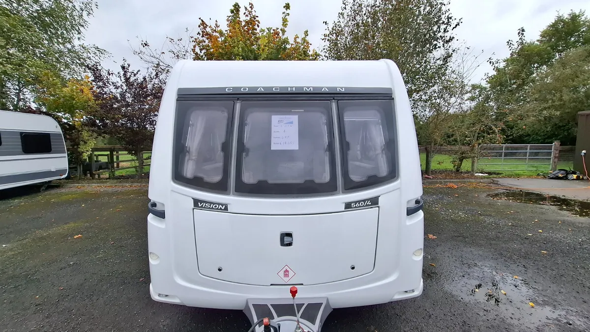 Coachman Vision fixed bed caravan - Image 1
