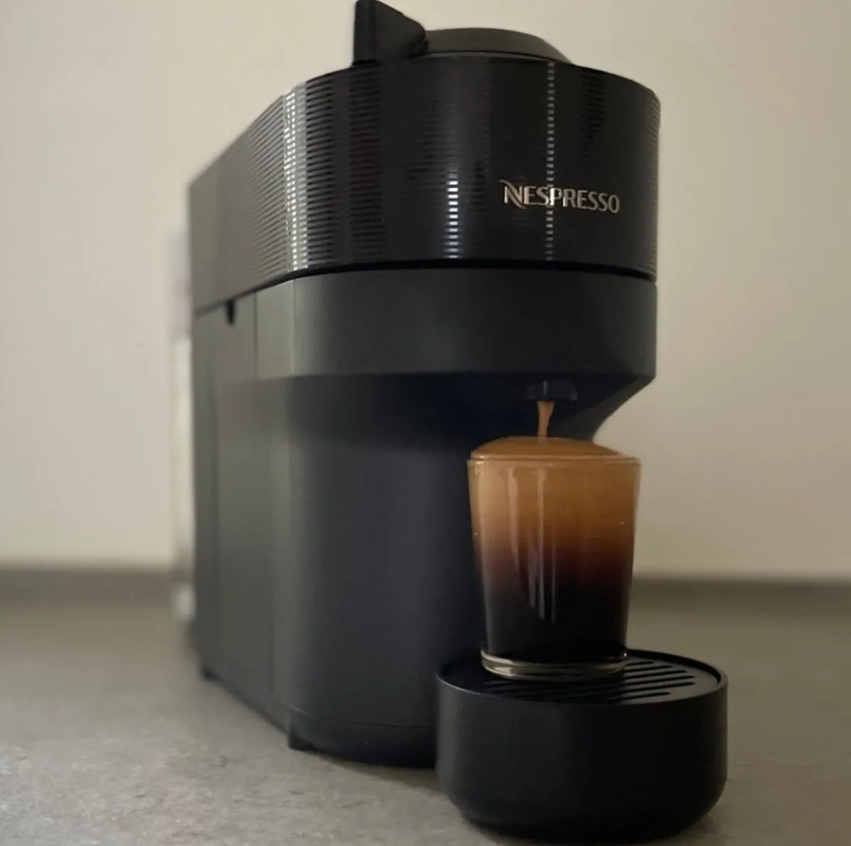 NESPRESSO DELONGHI COFFEE MAKER - Image 4