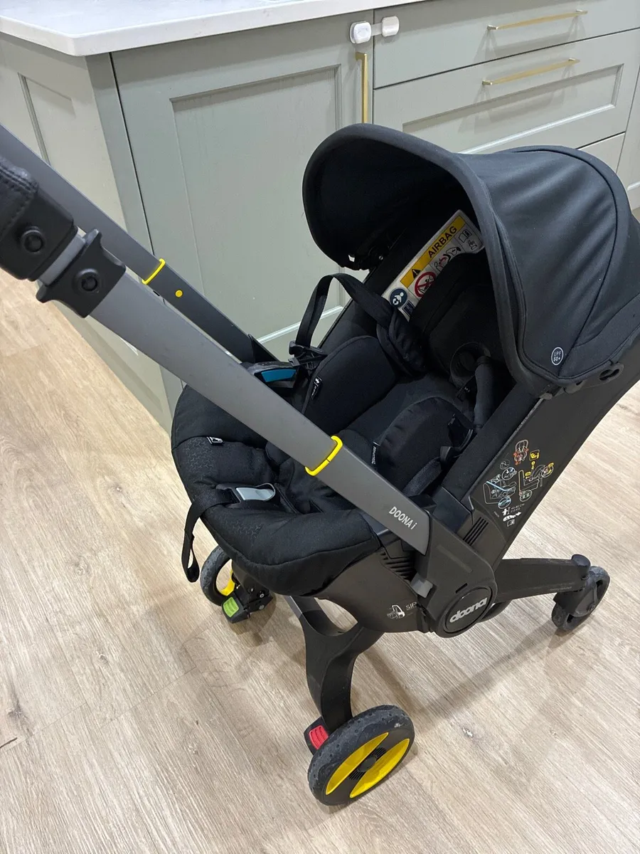 Doona Car Seat & Stroller - Image 2