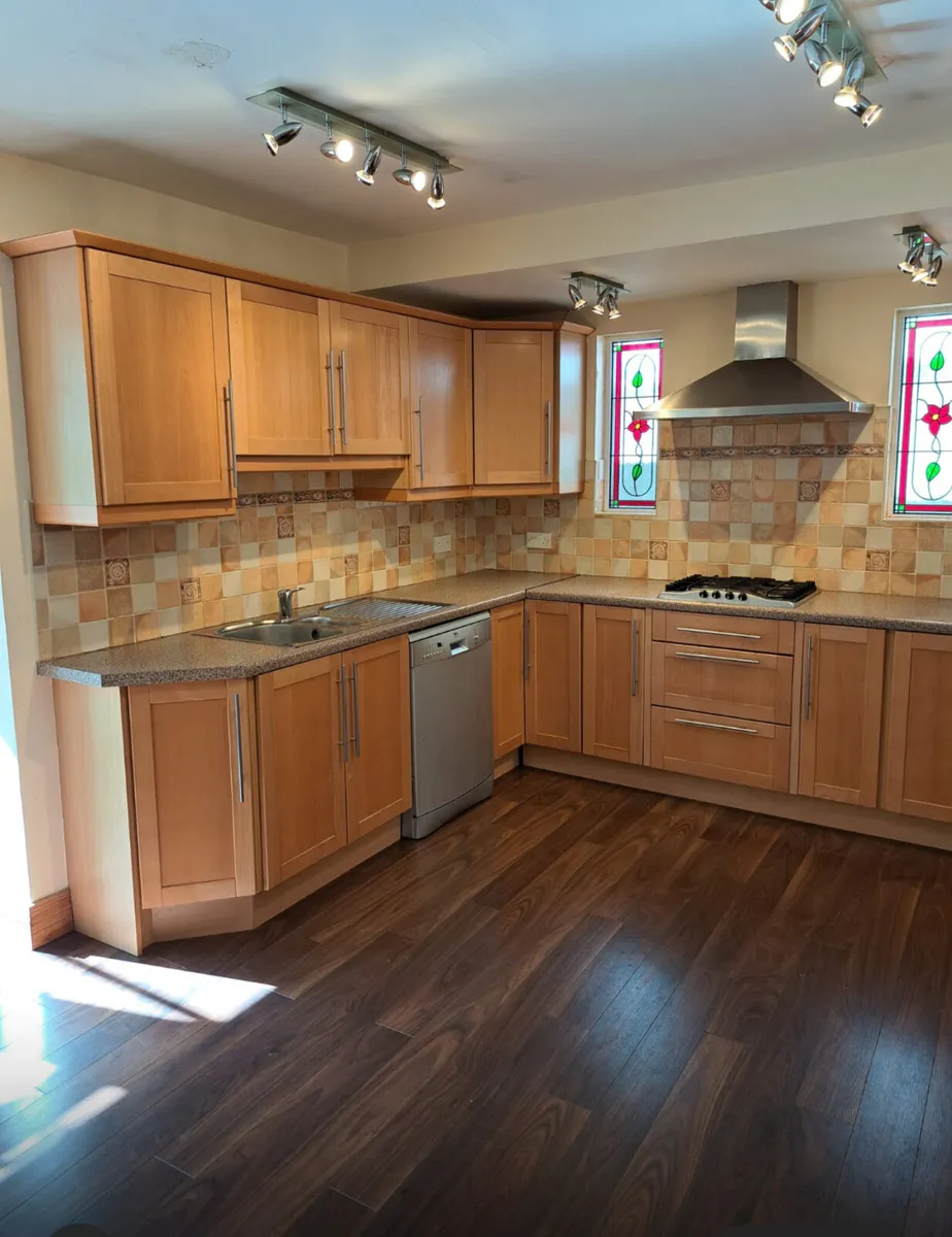 Fitted Kitchen - Image 2