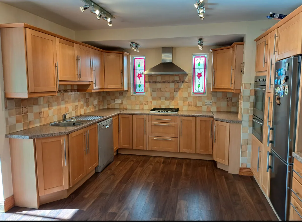 Fitted Kitchen - Image 3
