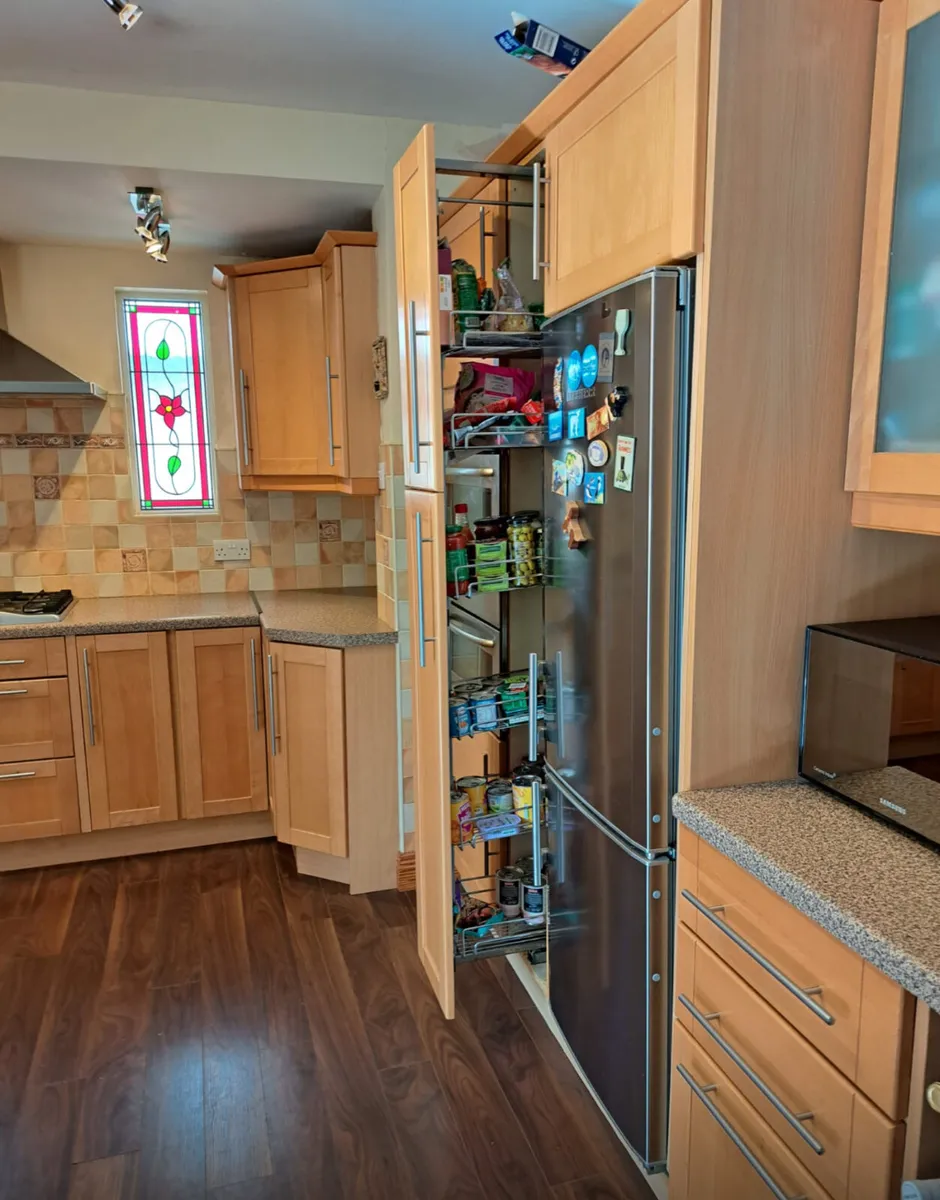 Fitted Kitchen - Image 4