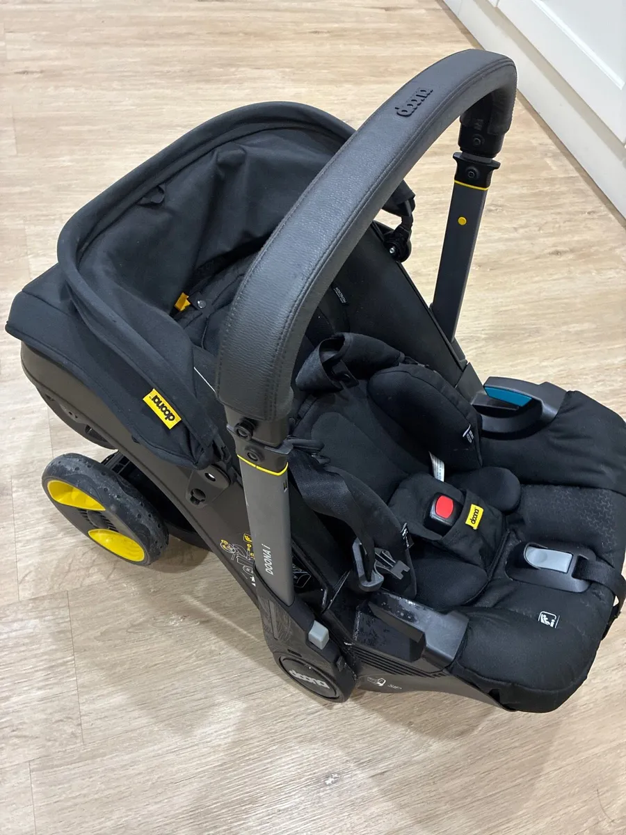 Doona Car Seat & Stroller - Image 4