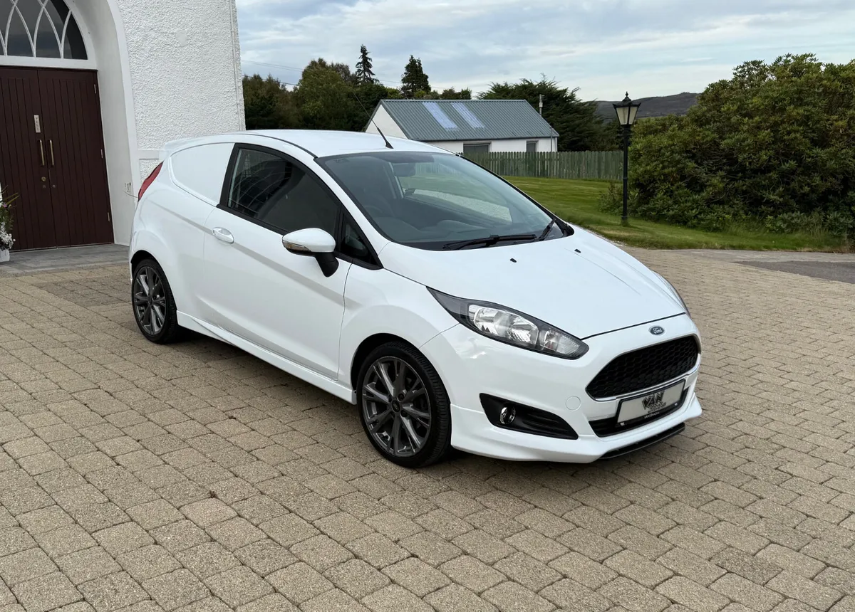 2017 Ford Fiesta Van 1.5tdci ST-Lin - Image 1