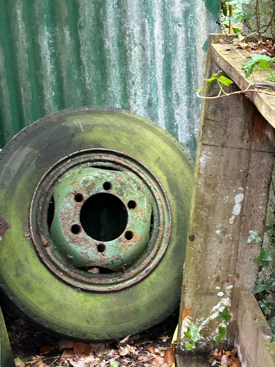 Wheels & muck spreader - Image 2