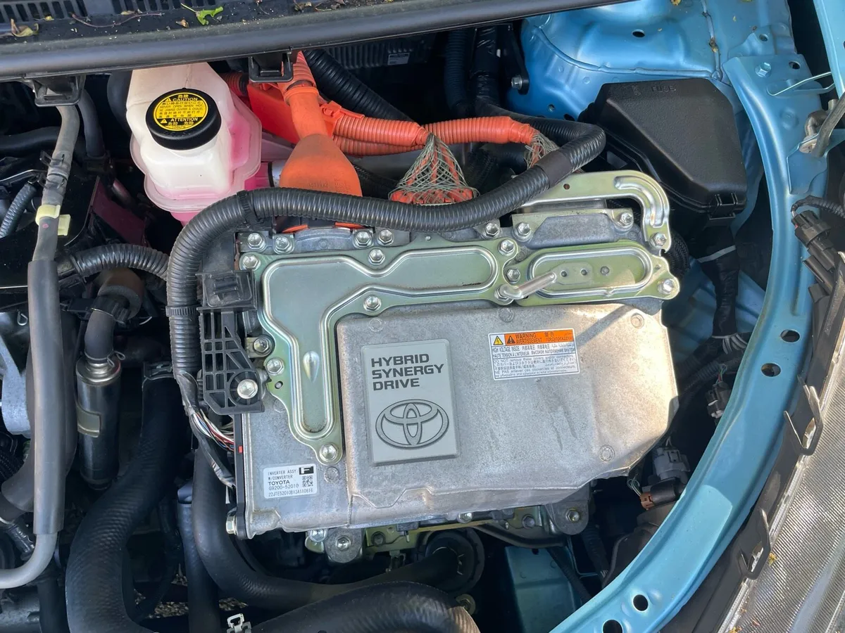 2013 TOYOTA AQUA 1.5 L - Image 2